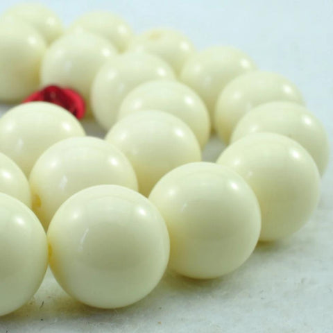 37 pcs of Chinese Turquoise smooth round beads in 10mm