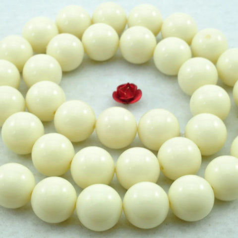37 pcs of Chinese Turquoise smooth round beads in 10mm
