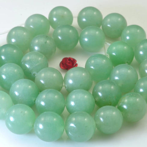 32 pcs of Green Aventurine smooth round beads in 12mm