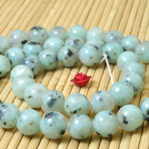 37 pcs of Natural Kiwi Jaspe smooth round beads in 10mm