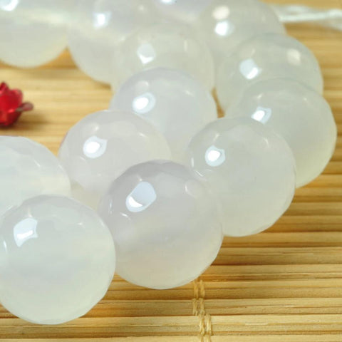 32 pcs of White agate faceted round beads in 12mm