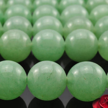 39 pcs of  Green Aventurine smooth round  beads in 10mm