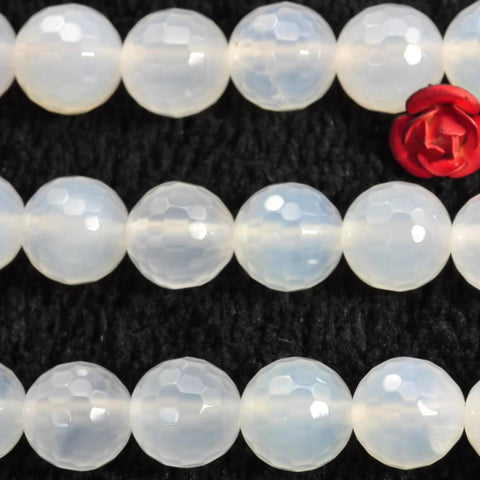 47 pcs of White agate faceted round beads in 8mm