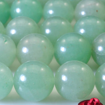32 pcs of  Green Aventurine smooth round  beads in 12mm